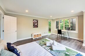 Castor Bay Home near Albany Sleeps 9