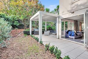 Castor Bay Home near Albany Sleeps 9