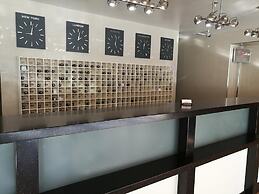 AMAKS Congress Hotel