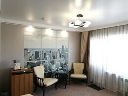 AMAKS Congress Hotel