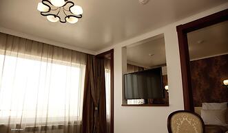 AMAKS Congress Hotel