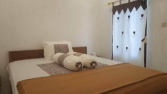 Genthong Homestay - Hostel
