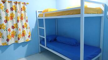 Genthong Homestay - Hostel