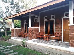Genthong Homestay - Hostel