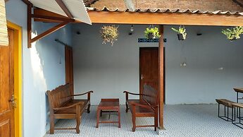 Genthong Homestay - Hostel