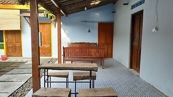 Genthong Homestay - Hostel