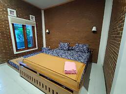 Genthong Homestay - Hostel