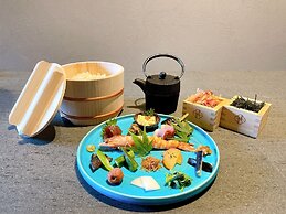 Nazuna Kyoto Tsubaki St.