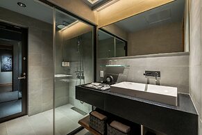 Nazuna Kyoto Tsubaki St.