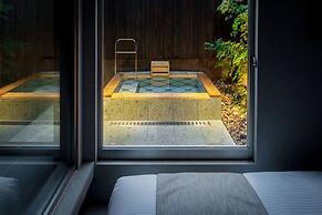 Nazuna Kyoto Tsubaki St.