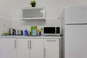 1 Bedroom Apartment With Balcony