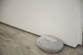 1 Bedroom Apartment With Balcony