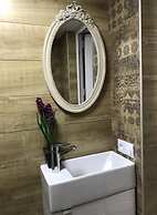 Charming Apartment in Old Tbilisi
