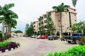 Dees Hotels Apartment & Suites