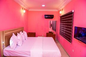 Dees Hotels Apartment & Suites