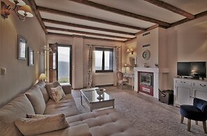 Almond House Suites Arachova - Adults Only