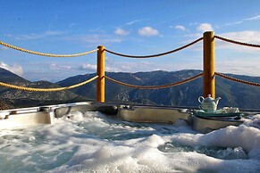 Almond House Suites Arachova - Adults Only