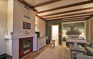 Almond House Suites Arachova - Adults Only