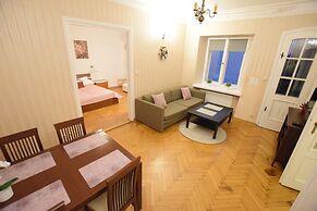 Elegant Apartment Universitas