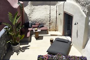 White Pearl Cavalieri - Adults Only