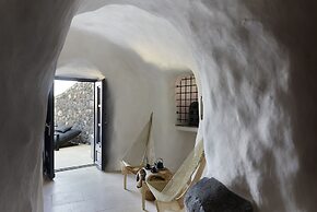 White Pearl Cavalieri - Adults Only