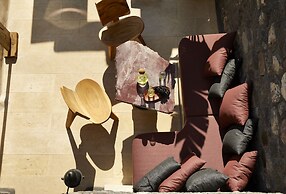 White Pearl Cavalieri - Adults Only