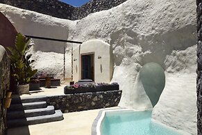 White Pearl Cavalieri - Adults Only