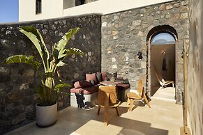 White Pearl Cavalieri - Adults Only