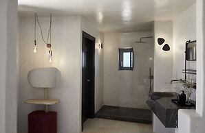 White Pearl Cavalieri - Adults Only