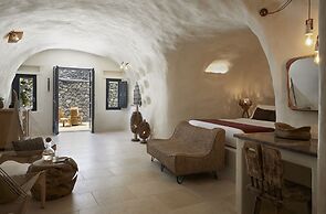 White Pearl Cavalieri - Adults Only