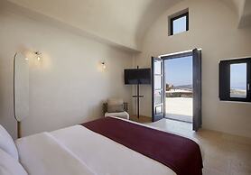 White Pearl Cavalieri - Adults Only