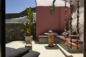 White Pearl Cavalieri - Adults Only