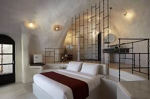 White Pearl Cavalieri - Adults Only