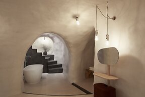 White Pearl Cavalieri - Adults Only