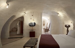 White Pearl Cavalieri - Adults Only