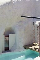 White Pearl Cavalieri - Adults Only