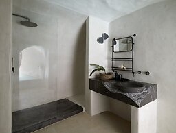 White Pearl Cavalieri - Adults Only