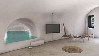 White Pearl Cavalieri - Adults Only