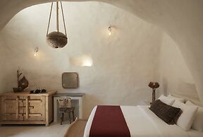 White Pearl Cavalieri - Adults Only