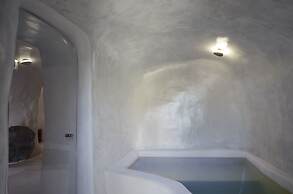 White Pearl Cavalieri - Adults Only