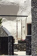 White Pearl Cavalieri - Adults Only