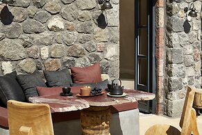 White Pearl Cavalieri - Adults Only