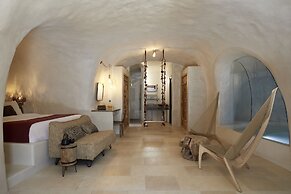 White Pearl Cavalieri - Adults Only