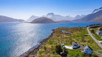Private Cozy House by the Fjord