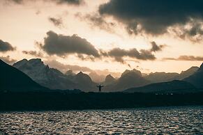 Private Cozy House by the Fjord