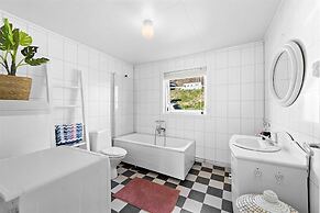 Private Cozy House by the Fjord