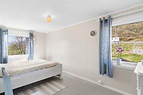 Private Cozy House by the Fjord