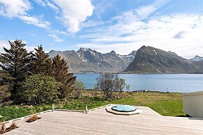 Private Cozy House by the Fjord