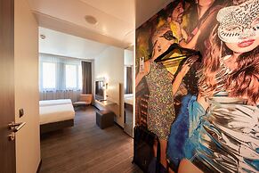 Moxy Bucharest Old Town