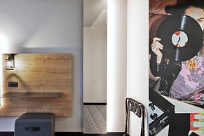 Moxy Bucharest Old Town